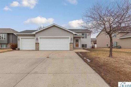2240 Fairbanks Dr, North Mankato, MN, 56003-4252 | Card Image
