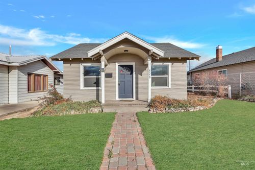 426 9th Ave N, Buhl, ID, 83316-1113 | Card Image
