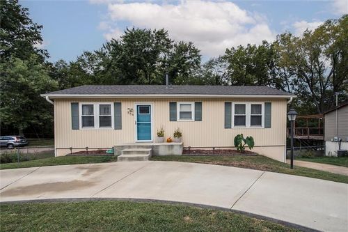 508 Ne Richardson Pl, Lee's Summit, MO, 64086-3041 | Card Image