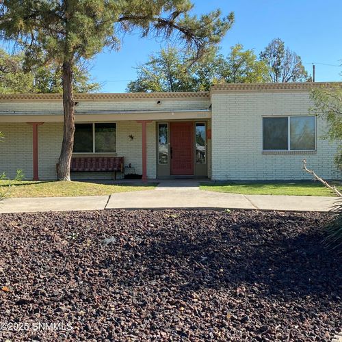 3002 Broadmoor Dr, Las Cruces, NM, 88001-7501 | Card Image