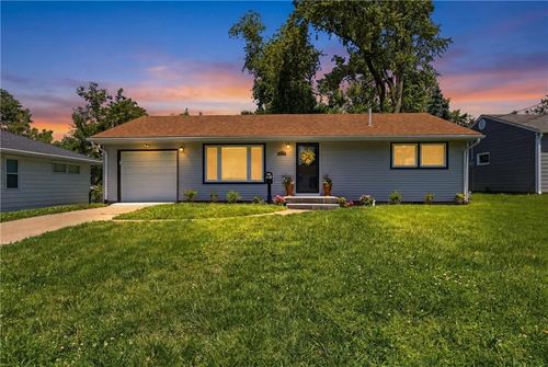 12718 92nd St, Lenexa, KS, 66215-3748 | Card Image