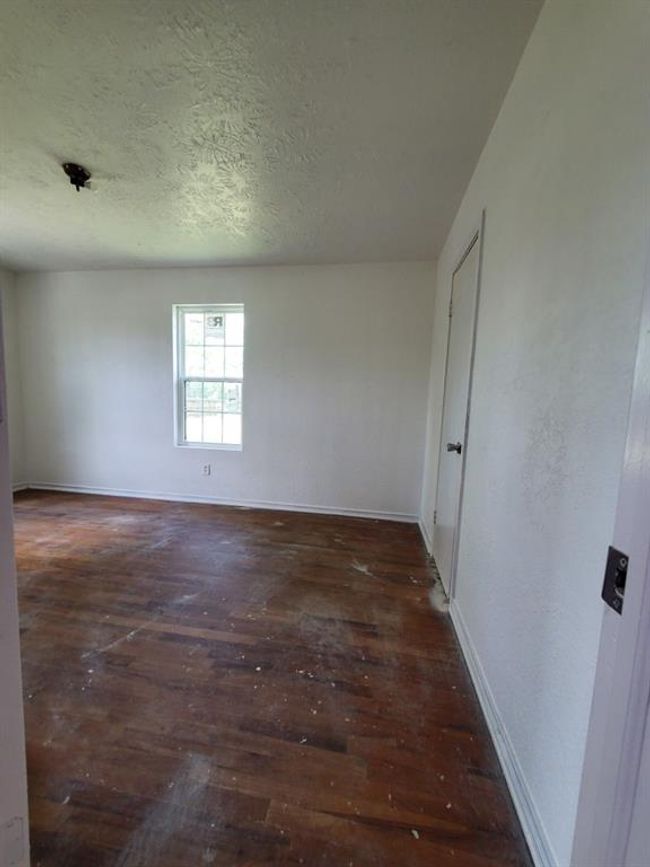 1170 County Road 284, House other with 3 bedrooms, 1 bathrooms and null parking in Alvin TX | Image 6