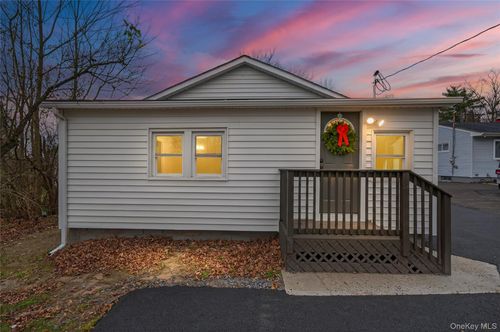 193 Schutt Rd, Middletown, NY, 10940-2521 | Card Image