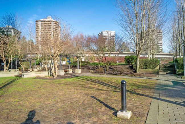 2401 - 2232 Douglas Road, Condo with 2 bedrooms, 2 bathrooms and 2 parking in Burnaby BC | Image 22