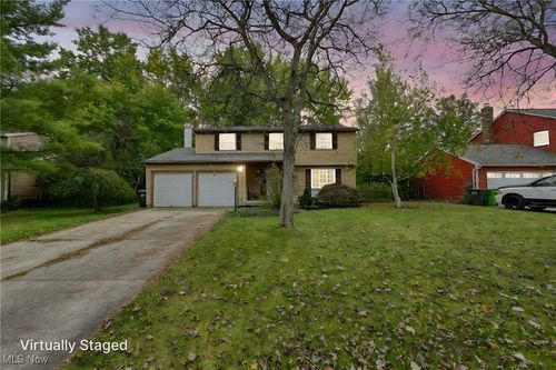 2684 Serra Vista Dr, Stow, OH, 44224-1614 | Card Image