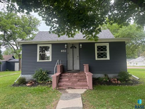 651 N 5th Ave, Canistota, SD, 57012-2048 | Card Image