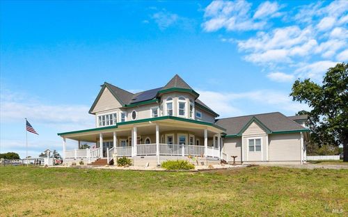 2346 Olivet Ln, Santa Rosa, CA, 95401-3852 | Card Image