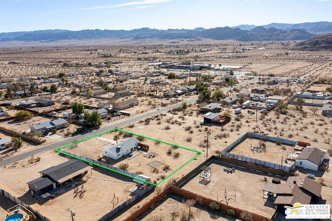 4742 Avenida La Flora Desierta, House other with 2 bedrooms, 1 bathrooms and 3 parking in Joshua Tree CA | Image 27