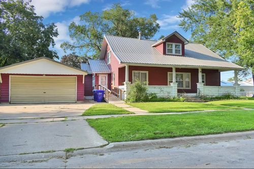 318 8th St Ne, Independence, IA, 50644-1331 | Card Image