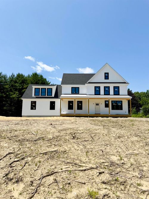 253 Amesbury Rd, Kensington, NH, 03833-5765 | Card Image