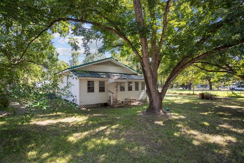 614 E Spruce St, Huntington, TX, 75949-8217 | Card Image