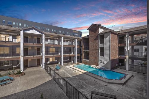 apt-223-501 W 26th St, Austin, TX, 78705-4581 | Card Image