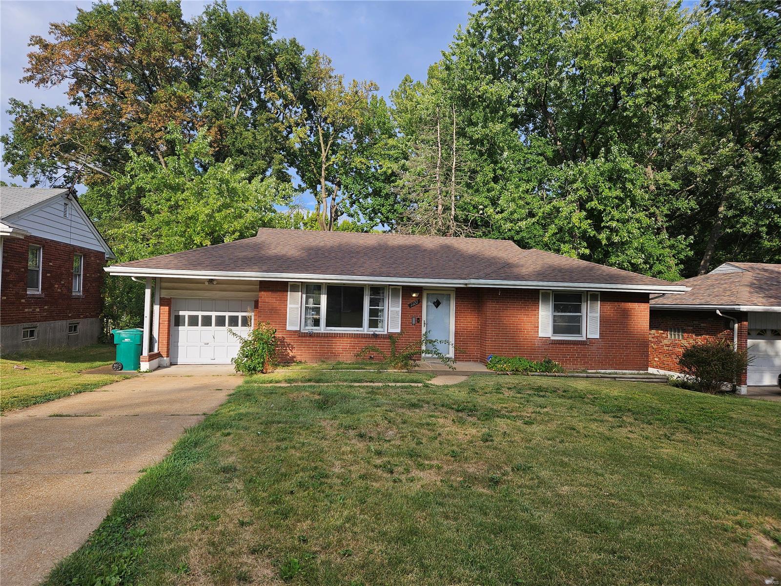 Astoria Dr, Saint Louis, MO 63137