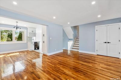 402 N Queens Avenue, House other with 5 bedrooms, 3 bathrooms and null parking in Massapequa NY | Image 3