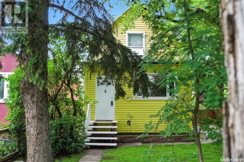 703 7th St E, Saskatoon, SK, S7H0Y1 | Card Image
