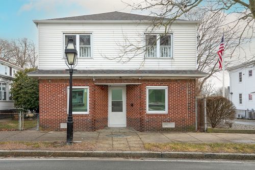 546 Main Street, Warren, RI, 02885 | Card Image
