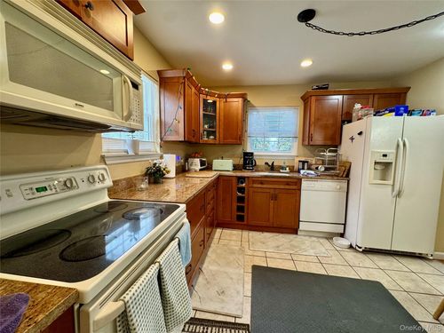 7 Juniper Ln, Pawling, NY, 12564-1500 | Card Image