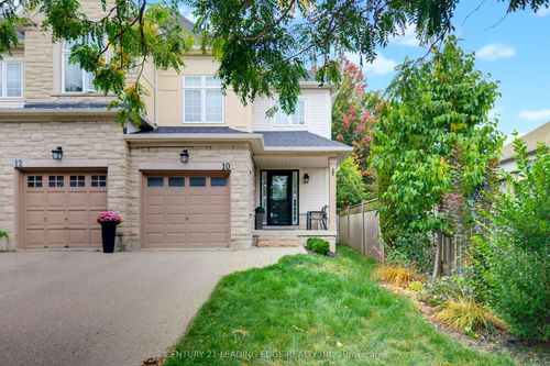 10 Dodds Sq, Bowmanville, ON, L1C5N1 | Card Image