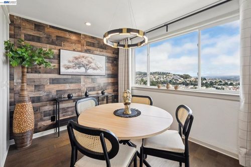 511 Sargent St, San Francisco, CA, 94132-3034 | Card Image