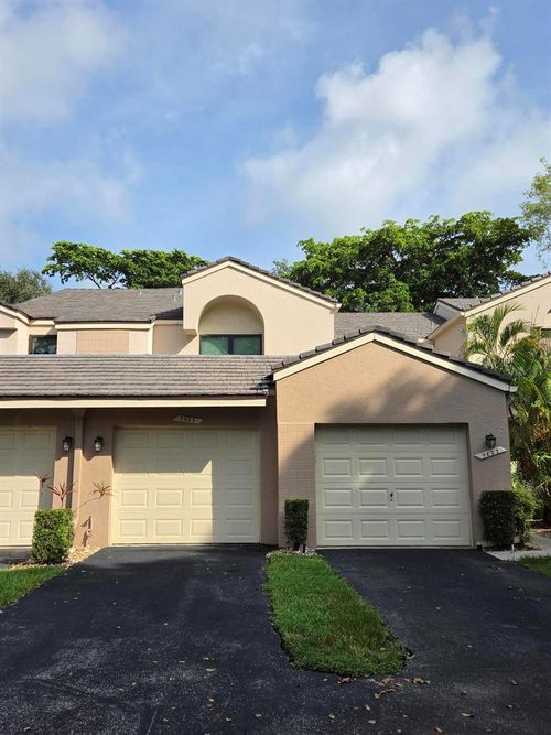 9825 Nw 1st Court, Plantation, FL, 33324 | Card Image