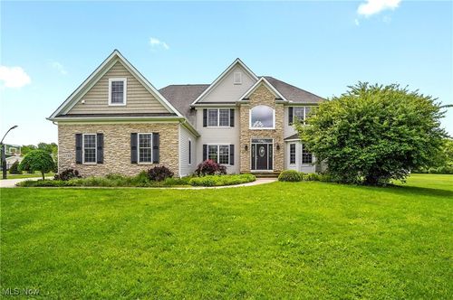 7305 Alexander Rd, Concord Township, OH, 44077-8901 | Card Image