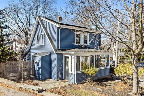 12 Arnold St, Arlington, MA, 02476-5602 | Card Image