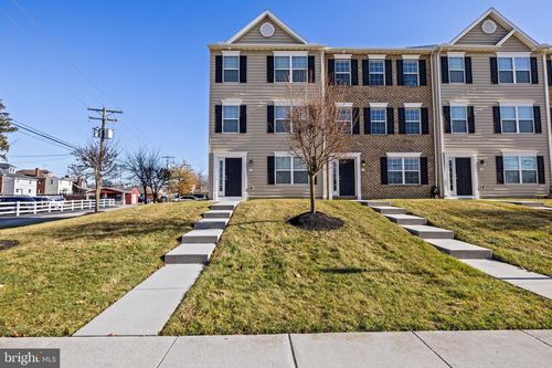 45 Nittany Ct, HANOVER, PA, 17331-5233 | Card Image