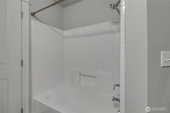 Second full bath | Image 27