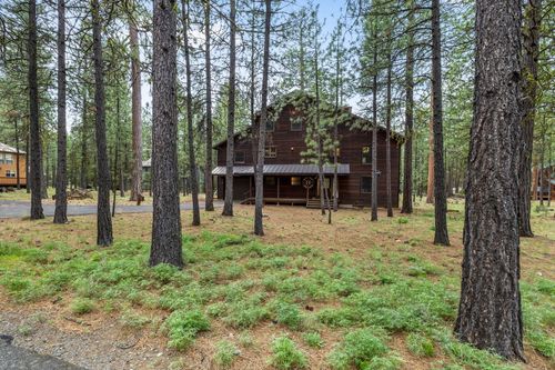 sm-143-70667 Ponderosa Ln, Sisters, OR, 97759-2526 | Card Image