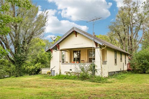 17237 286th Rd, Atchison, KS, 66002-4523 | Card Image