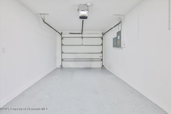 1 Car Oversized Garage | Image 33