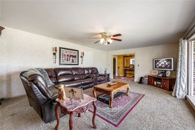 1415 S Madison Ave, House other with 4 bedrooms, 2 bathrooms and null parking in Aurora MO | Image 4