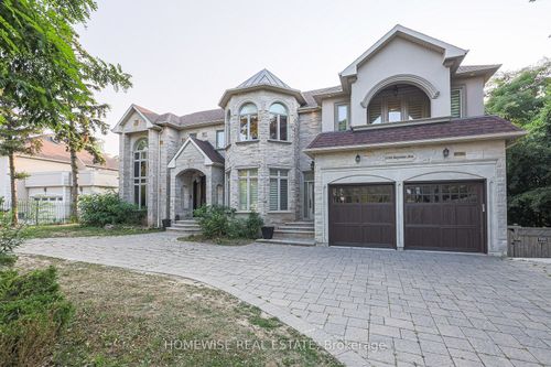 2706 Bayview Ave, North York, ON, M2L1B9 | Card Image