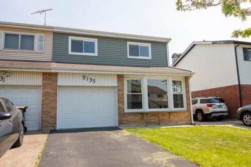9135 Hollyberry Ave, Des Plaines, IL, 60016-4244 | Card Image