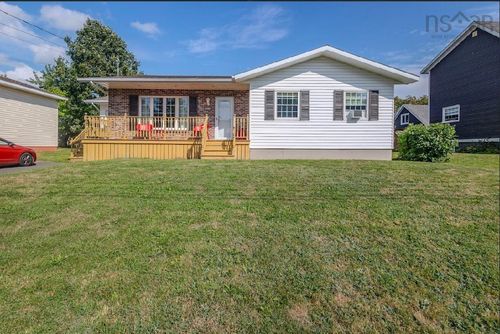13 Hodder Ave, North Sydney, NS, B2A3T4 | Card Image