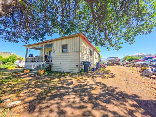 324 Henley Hornbrook Rd, Hornbrook, CA, 96044-9748 | Card Image