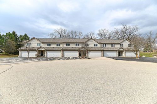 1915 Mallard Pointe Cir, Waukesha, WI, 53189-7006 | Card Image