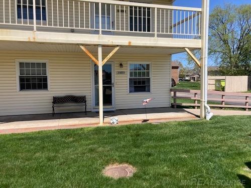 20883 Flora St, Roseville, MI, 48066-4582 | Card Image