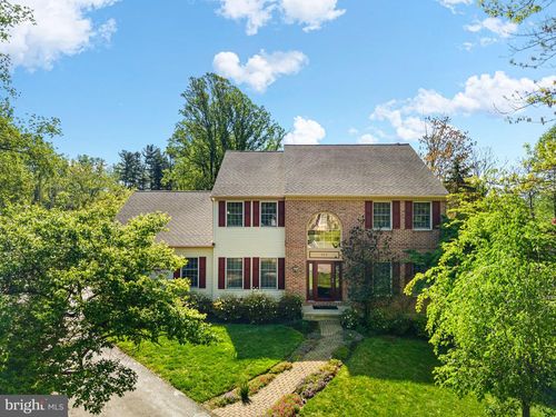 111 Brookhollow Dr, DOWNINGTOWN, PA, 19335-4710 | Card Image