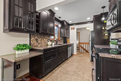 958 New Haven Ct, Northville, MI, 48167-3305 | Card Image