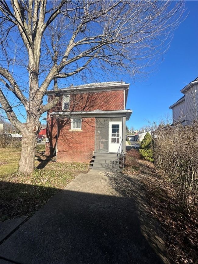 809 Arthur Ave, House other with 3 bedrooms, 1 bathrooms and 2 parking in Scottdale PA | Image 5