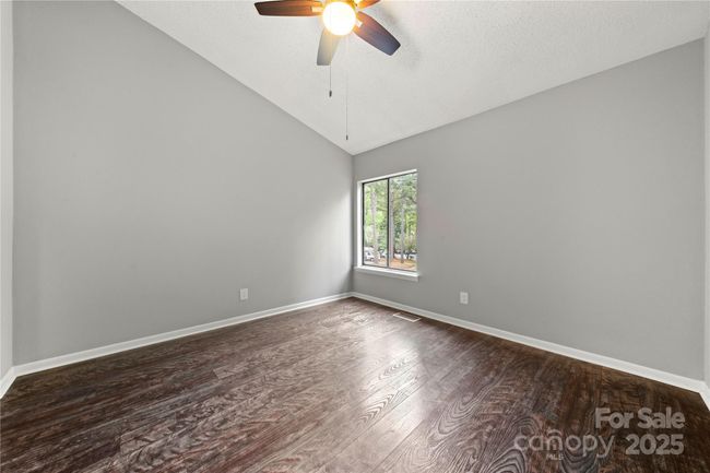 second bedroom | Image 29