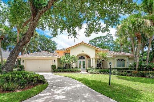 2805 Hampton Cir E, Delray Beach, FL, 33445-7158 | Card Image