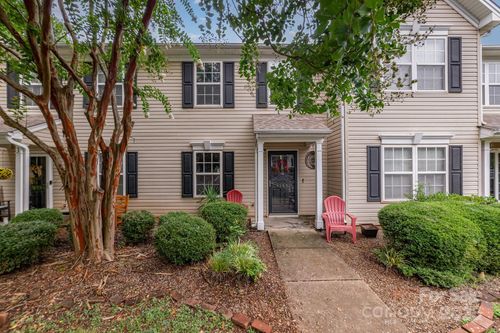 4146 Glenlea Commons Dr, Charlotte, NC, 28216-9517 | Card Image