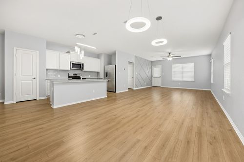 421 Perfect World Loop, Jarrell, TX, 76537-8017 | Card Image