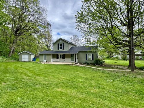 520 Public St, Tiskilwa, IL, 61368-9452 | Card Image