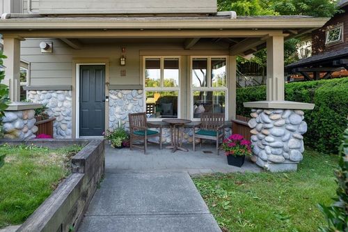 15 Sixith Avenue, New Westminster, BC, V3L1T1 | Card Image