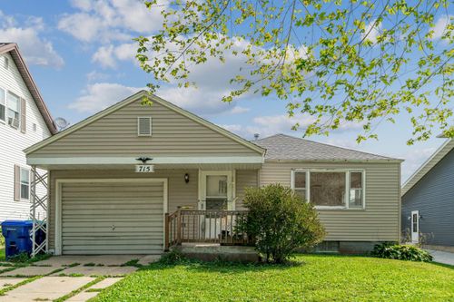 715 1st Ave Ne, Oelwein, IA, 50662-1207 | Card Image