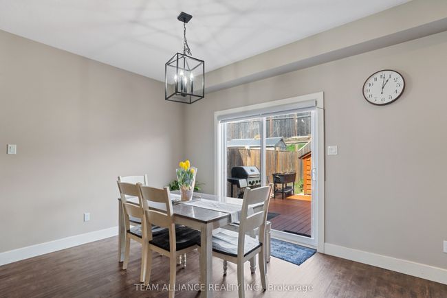 25 Queensway Dr, House other with 3 bedrooms, 4 bathrooms and 4 parking in Strathroy ON | Image 9