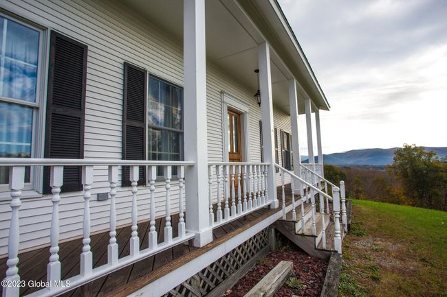 FRONT PORCH | Image 91